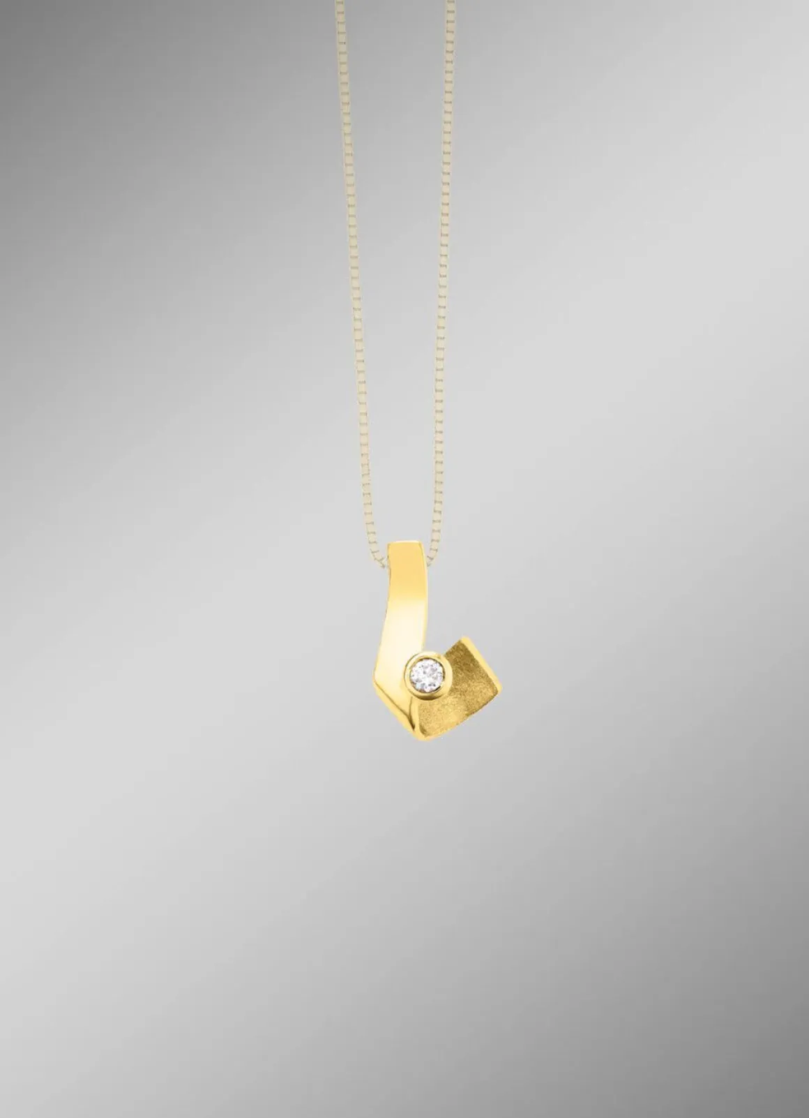 Anhänger mit Brillant