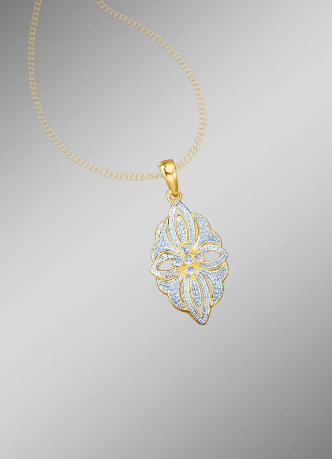 Anhänger mit Diamanten im Blumendesign
