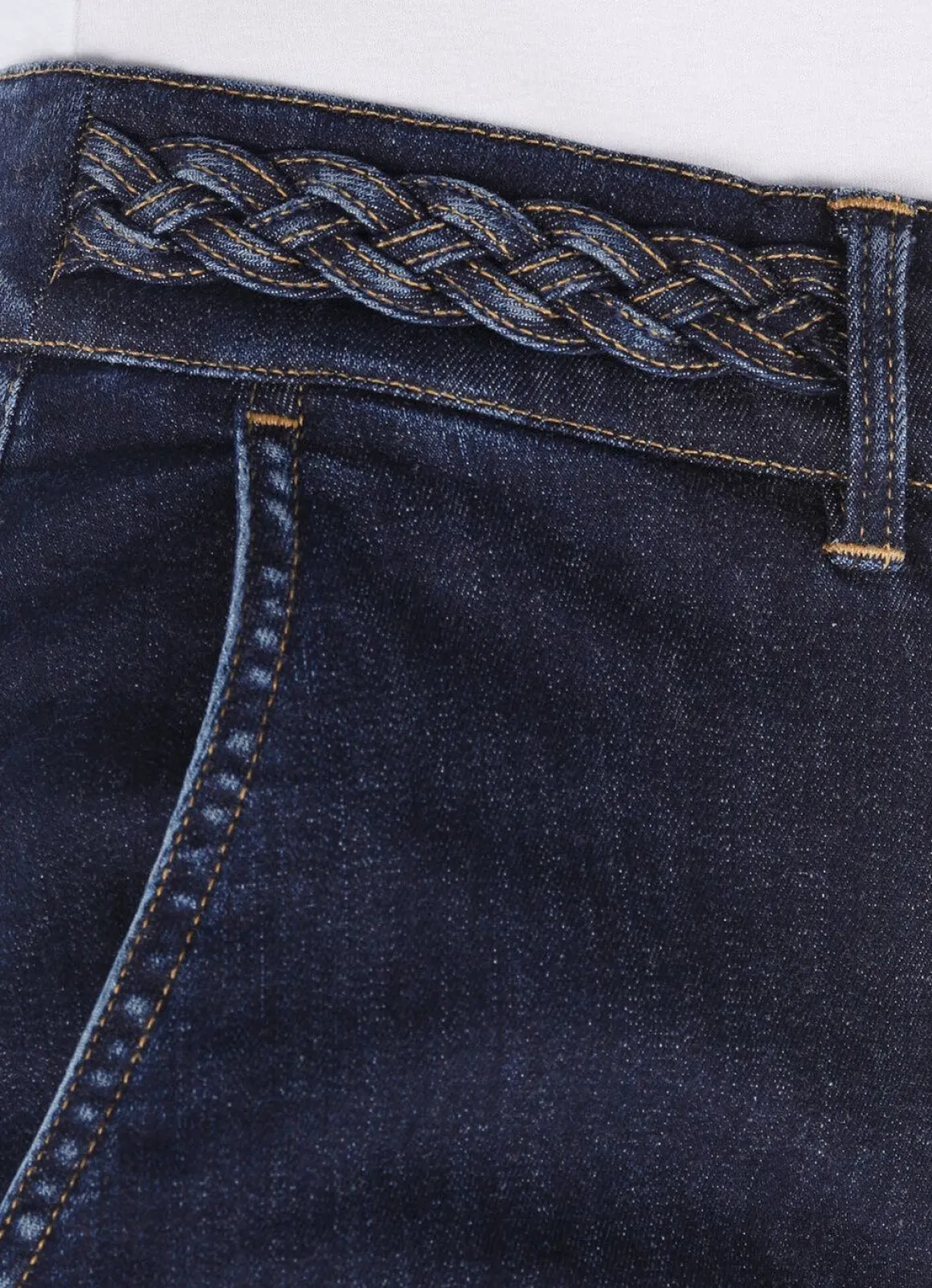 Aufwendig gearbeitete Jeans