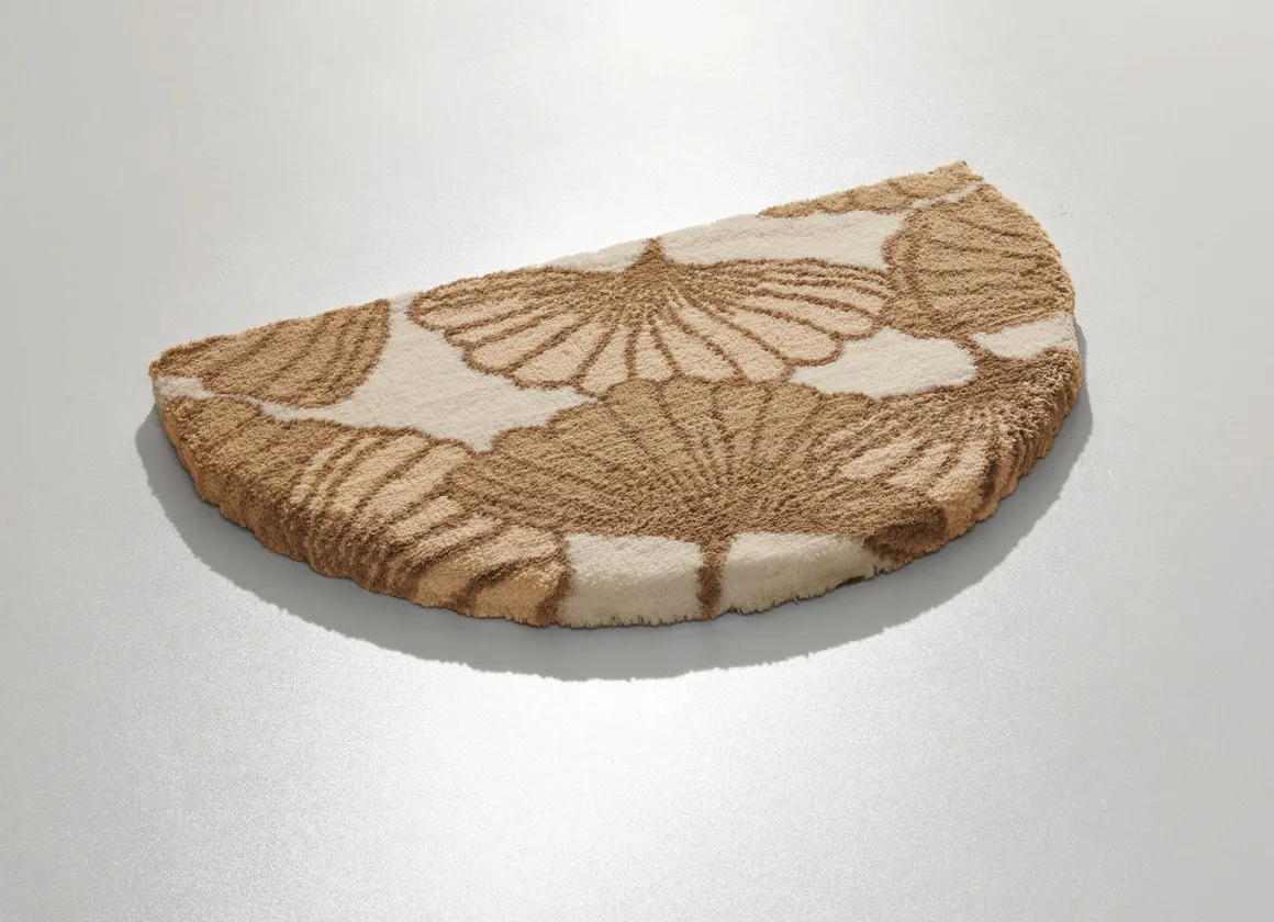 Badgarnitur mit Ginkgoblätter-Motiv