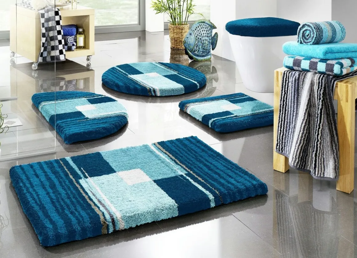 Badgarnitur mit rutschhemmender Rückseite