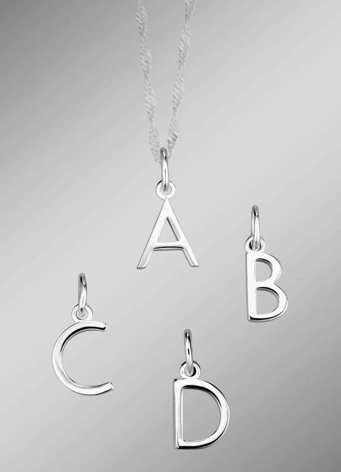 Bezaubernde Buchstaben-Anhänger aus Silber