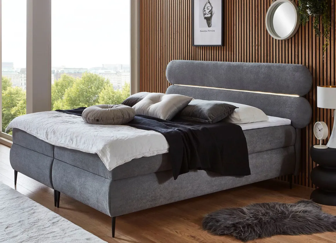Boxspringbett mit LED-Beleuchtung und Topper