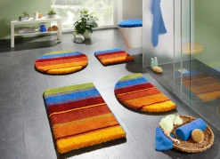 Bunte Badgarnitur aus dem Hause Grund