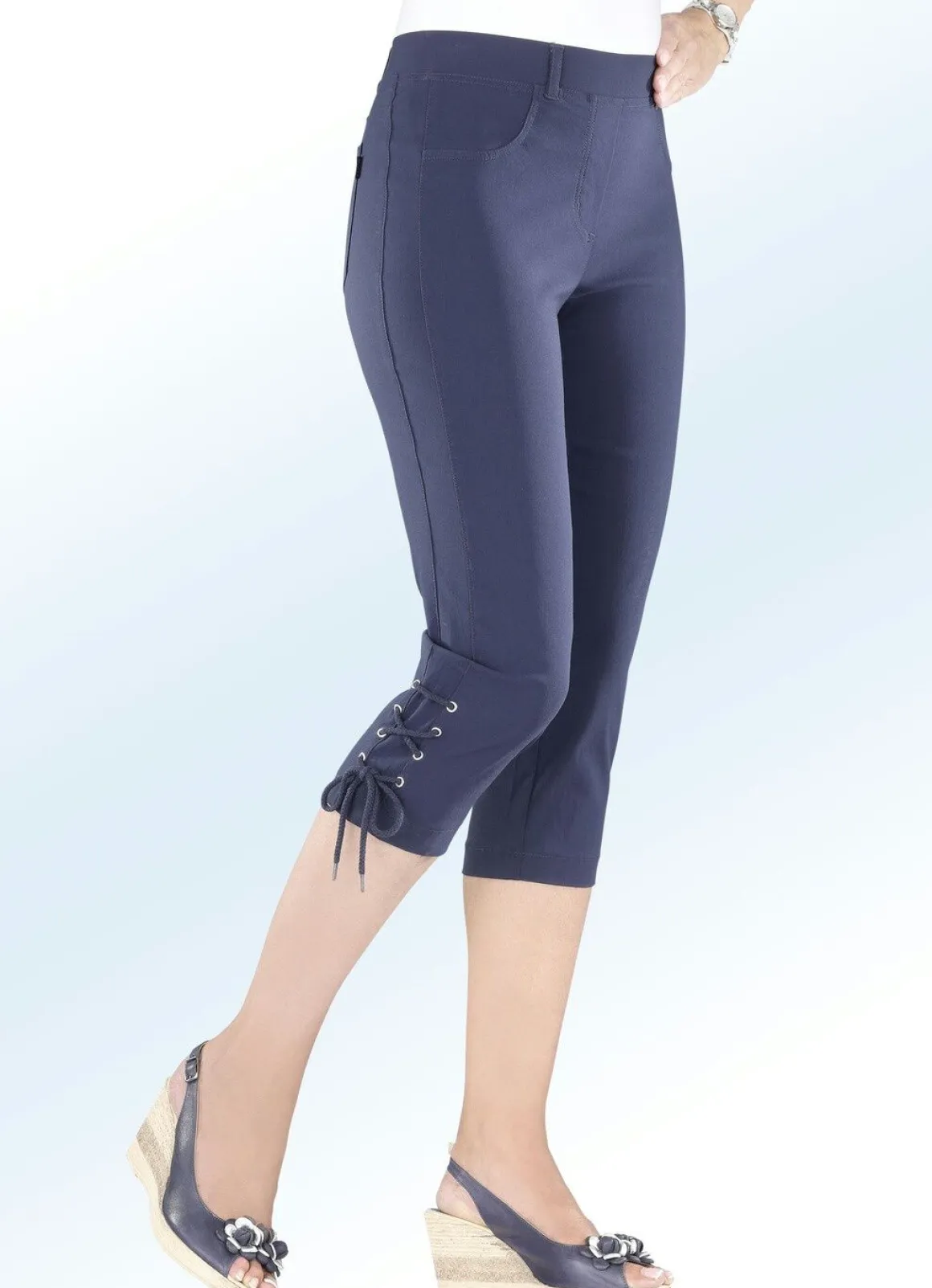 Caprihose mit raffinierter Schnürrung