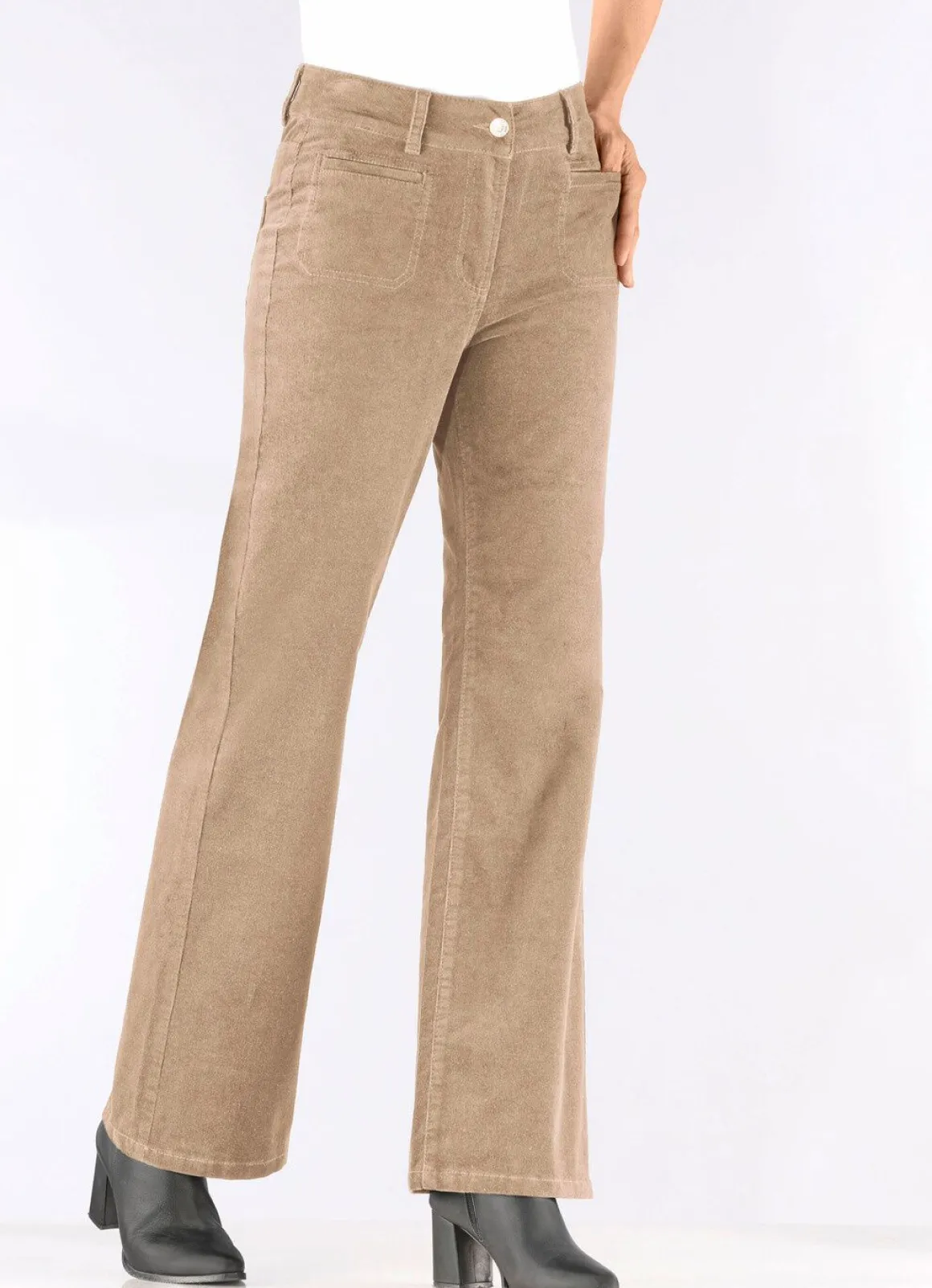 Cordhose mit weitem Beinverlauf