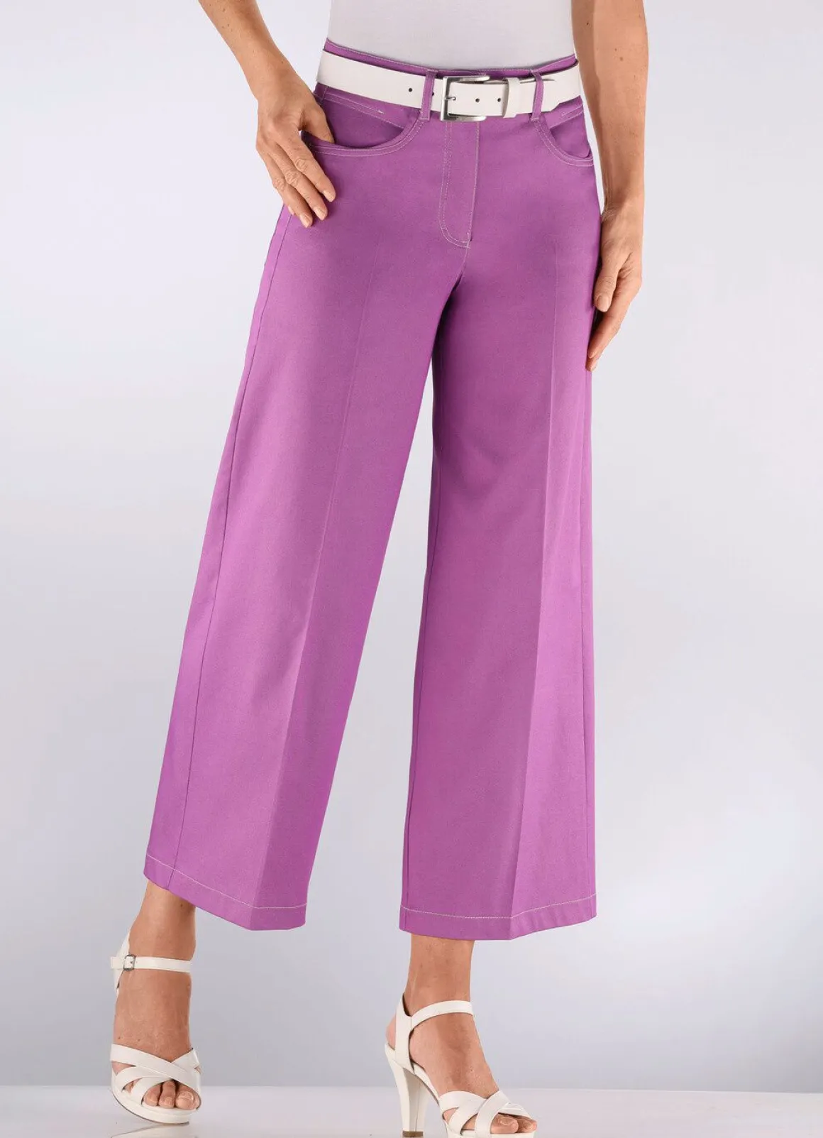 Culotte mit modisch weitem Bein