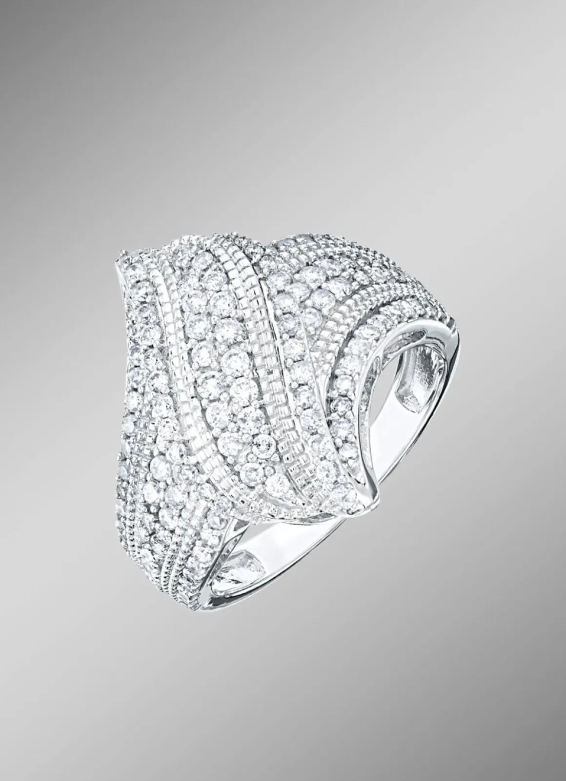 Damenring mit 72 Diamanten und 46 Brillanten