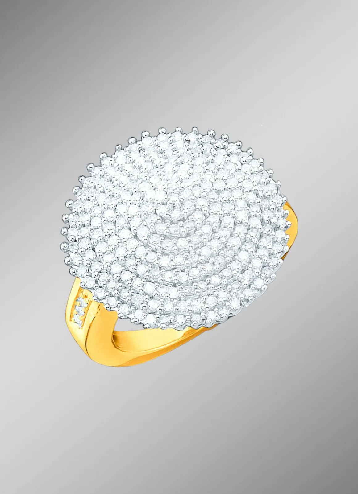 Diamant-Ring mit 216 Diamanten