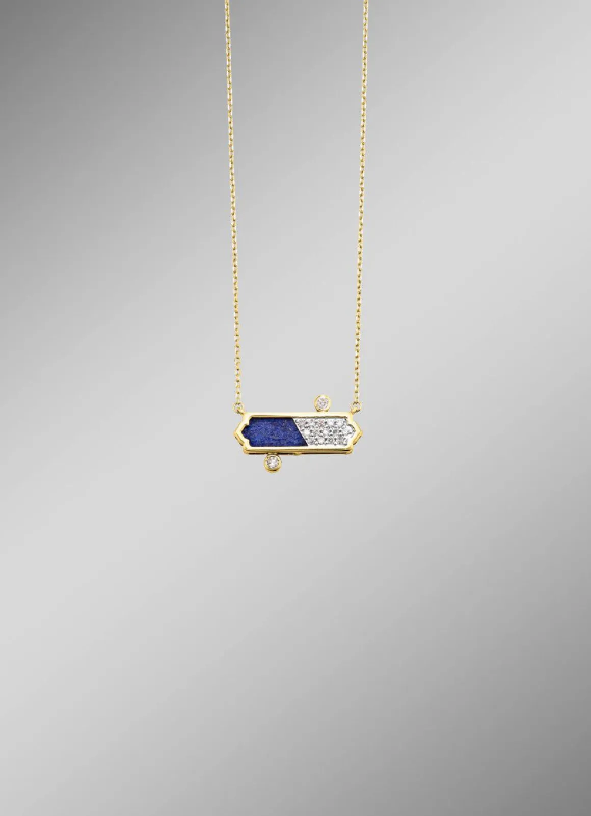 Eleganz in Gold und Edelstein – Ihre neue Lieblingshalskette