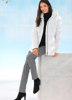 Funktionsjacke mit abnehmbarer Kapuze