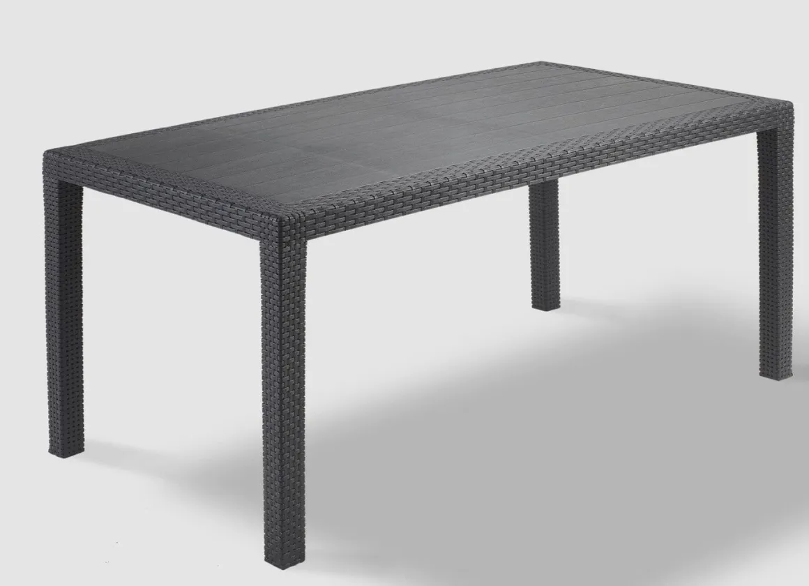Gartenmöbel-Serie mit attraktivem Rattan-Dekor