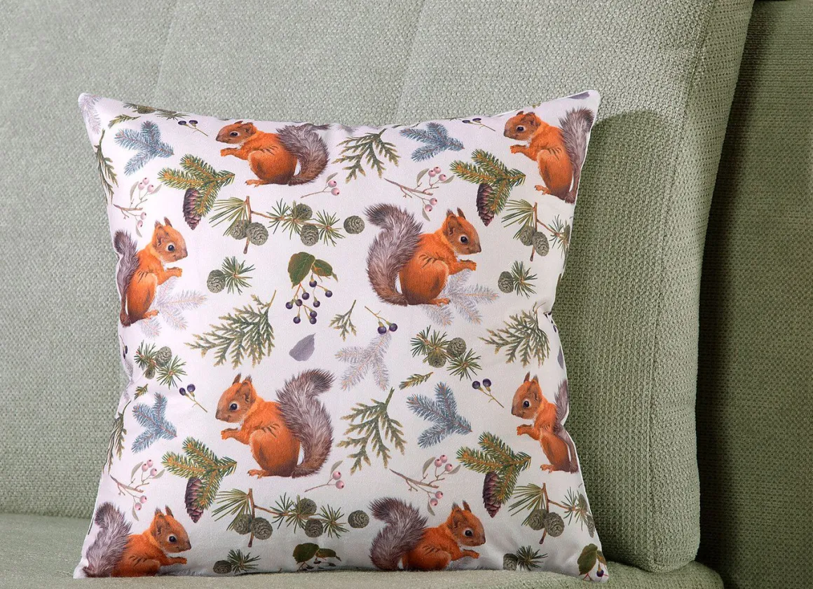 Herbstlicher Kissenbezug mit Eichhörnchen-Motiv
