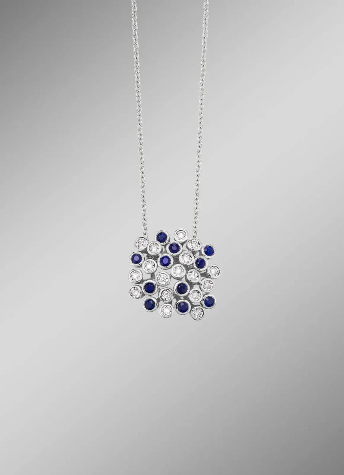 Hochwertiger Anhänger mit Safir und Brillanten