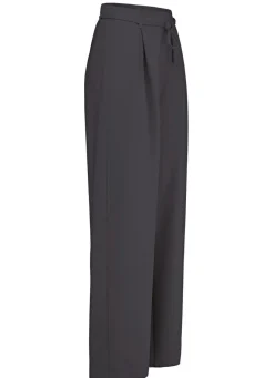 Hose mit Kellerfalten
