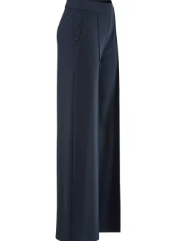Hose mit streckenden Biesen