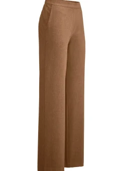 Hose in modischer Weite