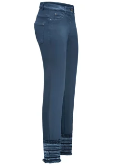 Hose mit aufwendiger Stickerei im Ethno-Stil