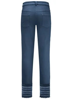 Hose mit aufwendiger Stickerei im Ethno-Stil