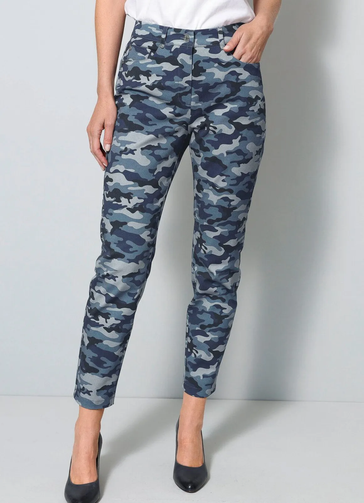Hose mit Camouflage-Dessinierung
