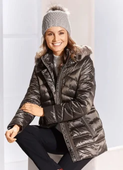Jacke mit abnehmbarer Kapuze