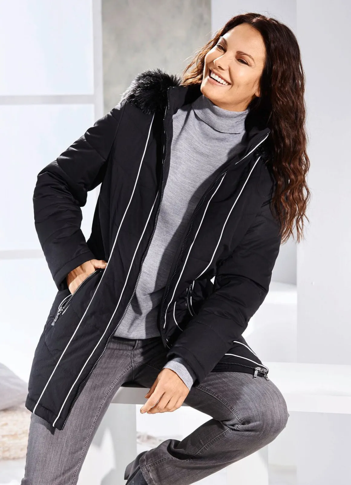 Jacke mit Kontrastpaspelierungen