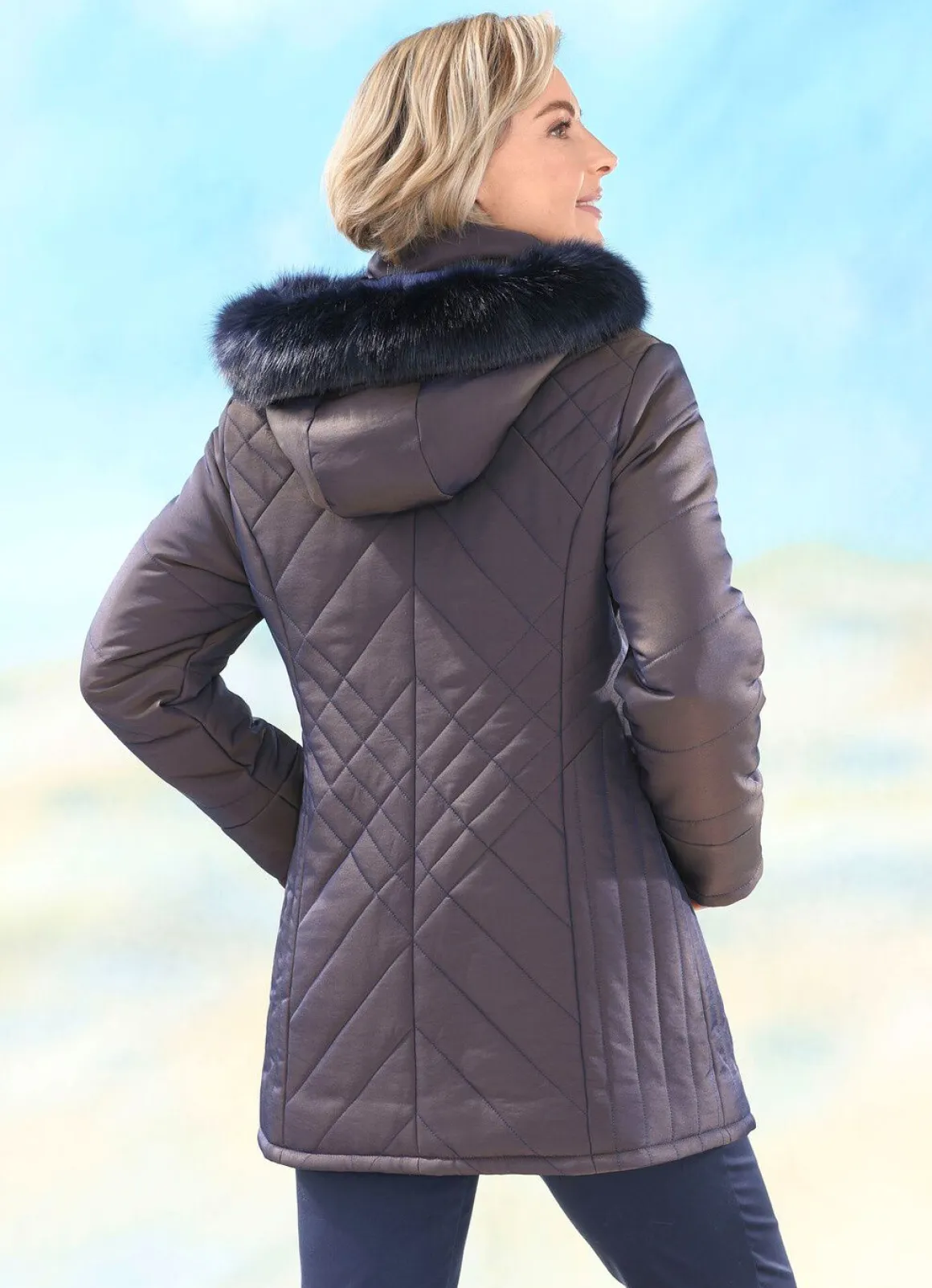 Jacke mit saphirblauem Schimmer