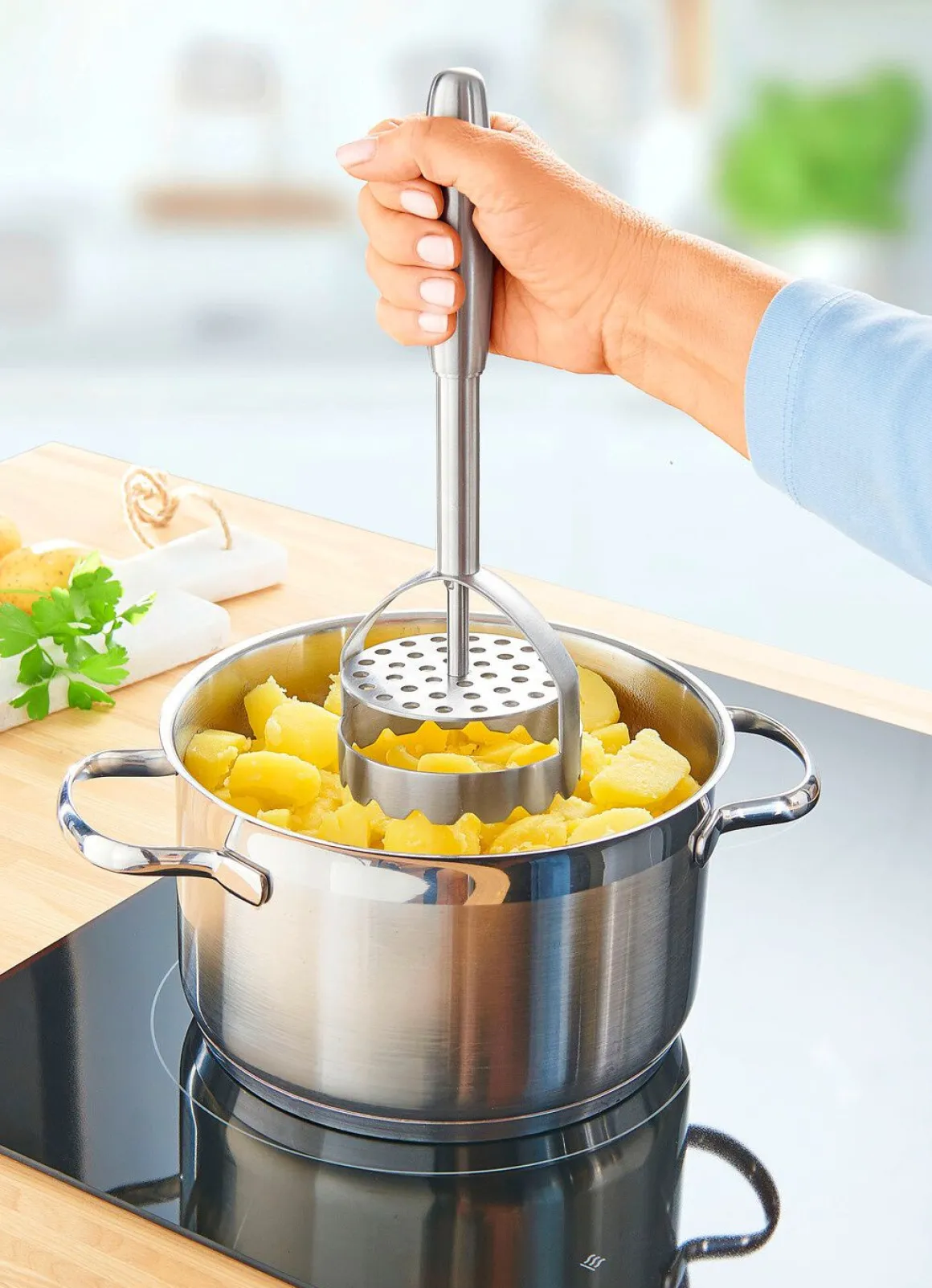 Kartoffelstamfper aus rostfreiem Edelstahl.