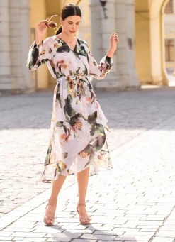 Kleid mit Bindegürtel