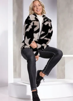 Kurzjacke mit aparter Kragenlösung