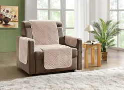 Kuschelweiche Wohnaccessoires mit Bandeinfassung