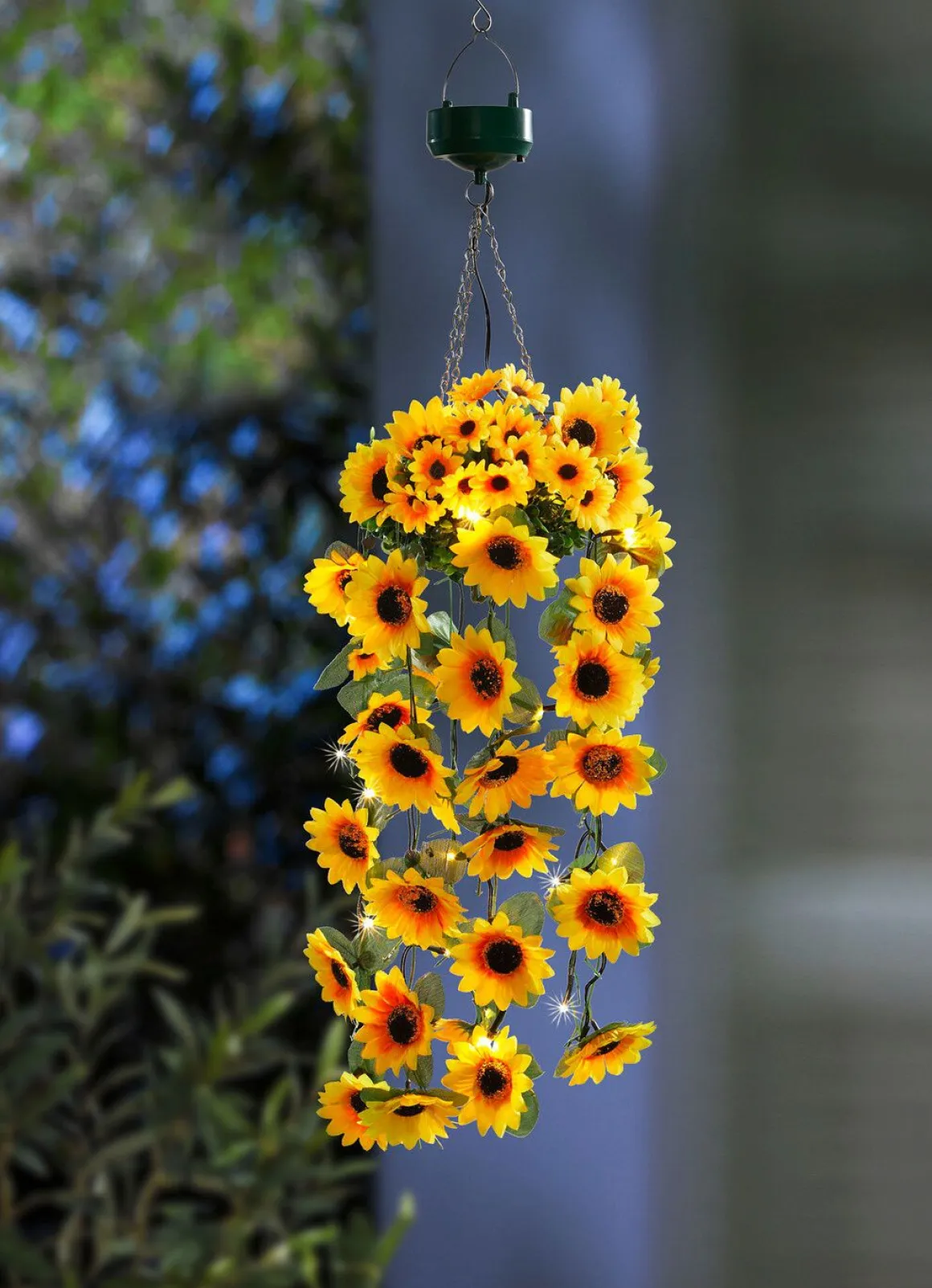 LED-Hängeampel mit Sonnenblumen