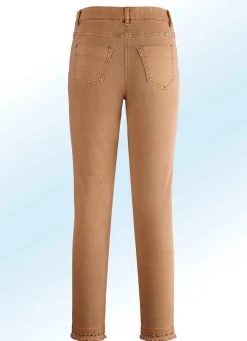 Magic-Jeans mit toller Nietenzier sowie angesagtem Fransensaum