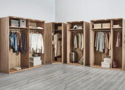 Moderne Kleiderschrank aus deutscher Herstellung