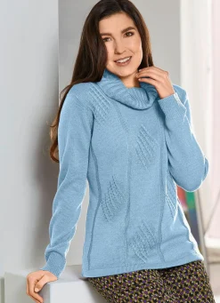 Pullover in streckender Längsoptik