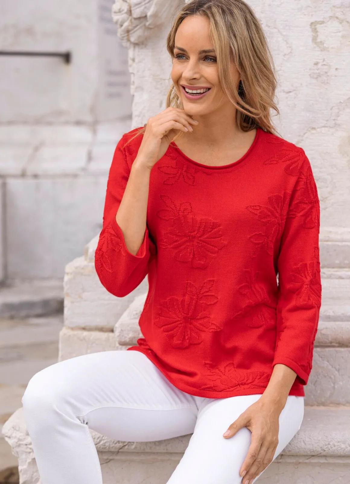 Pullover mit feiner Floralstruktur