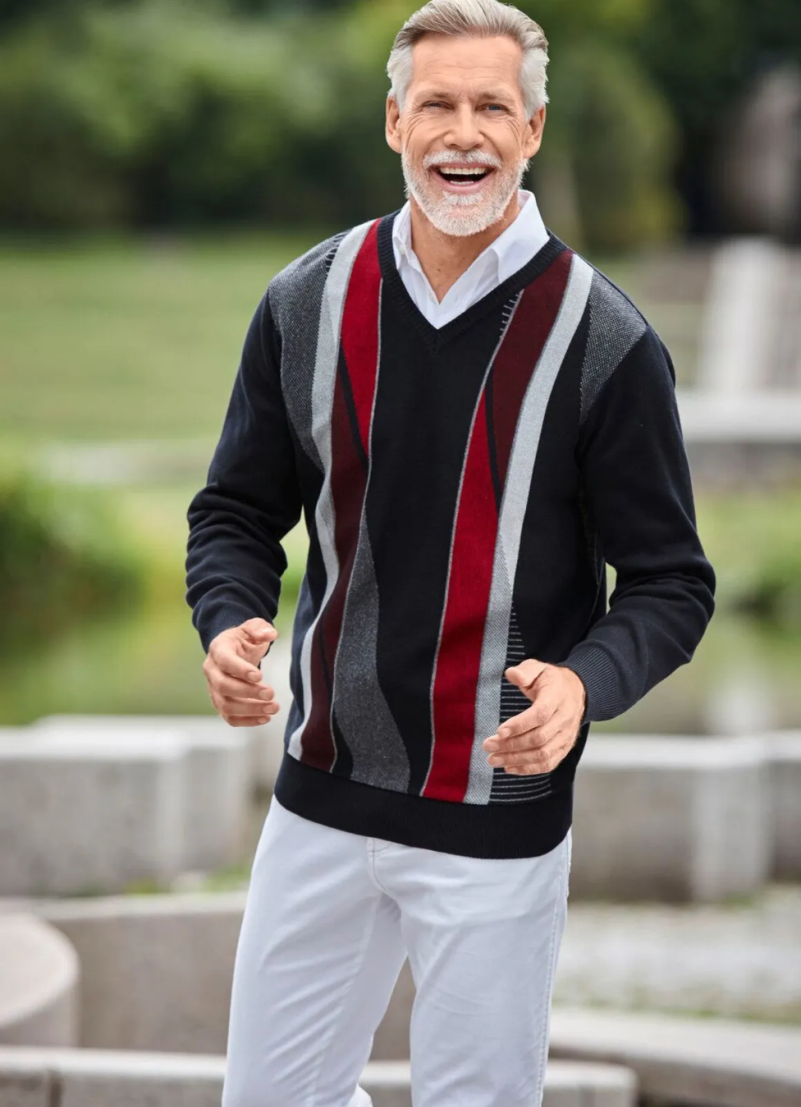 Schöner V-Pullover in 2 Farben