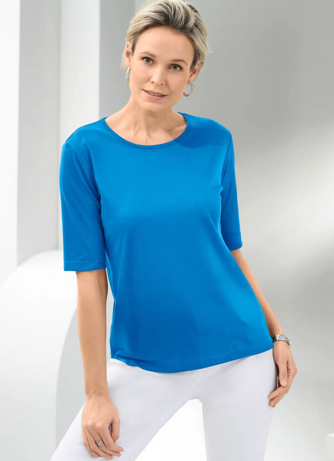 Shirt mit rundem Halsausschnitt in 10 Farben