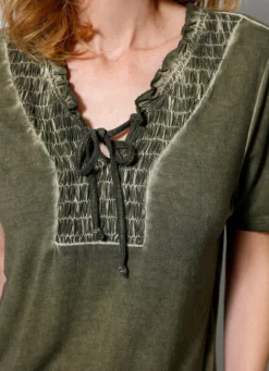 Shirt mit individueller Färbetechnik