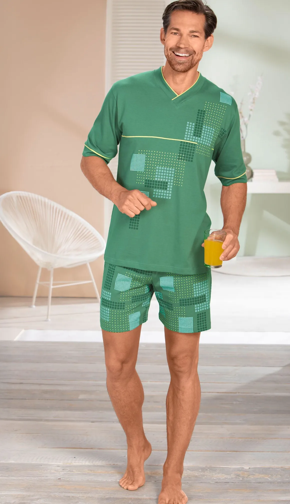 Shorty mit V-Ausschnitt und Druckmotiv