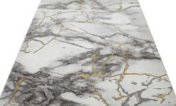 Stilsichere Brücken und Teppiche mit Marmormotiv