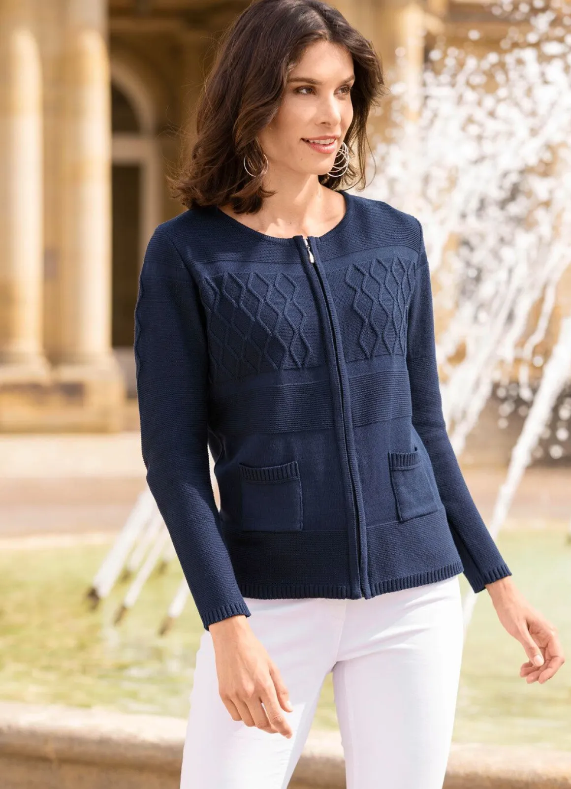 Strickjacke in Strukturmustermix