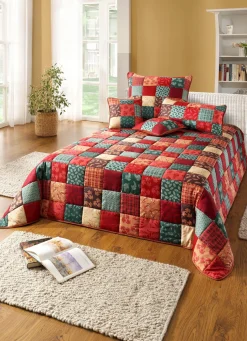 Tagesdecke und Kissenbezüge in Patchwork-Optik