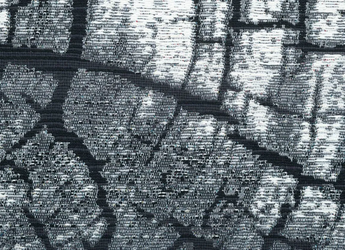 Teppich im naturnahen Baumstamm-Design