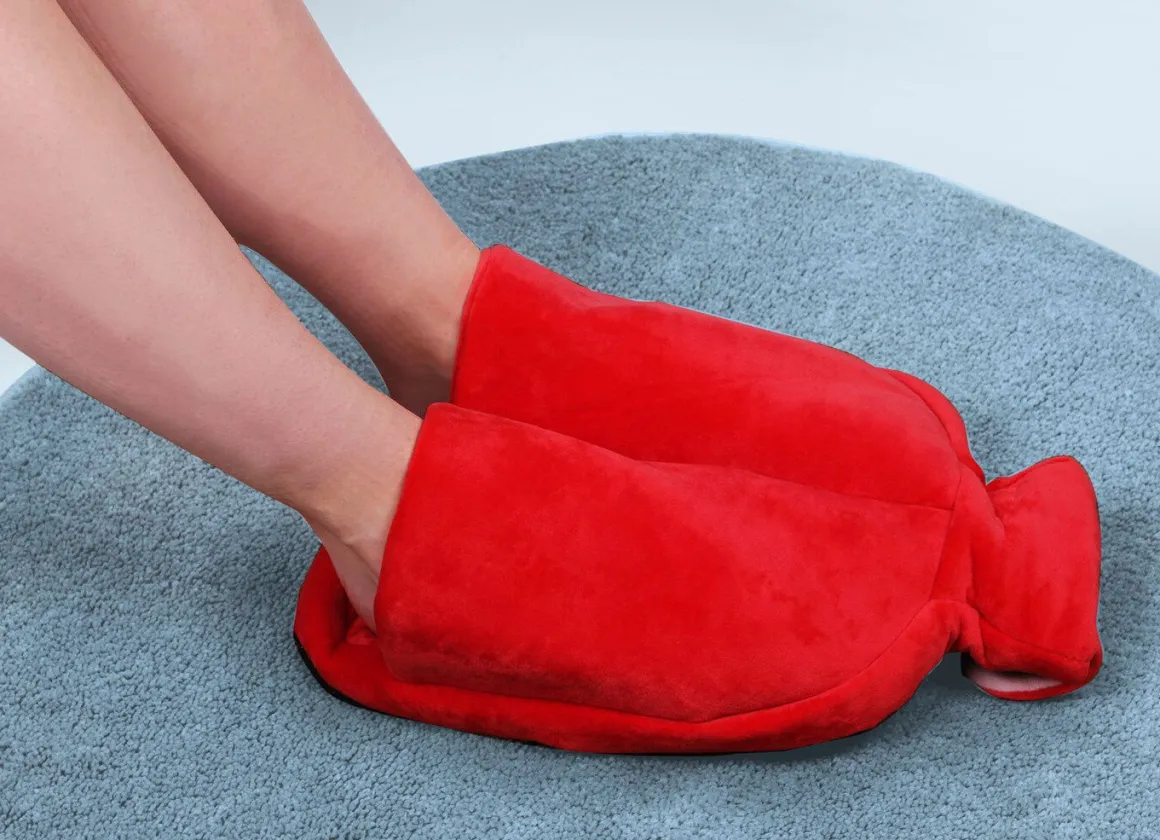Vital Comfort Fuß-Wärmflasche mit sanftem Fleece-Bezug