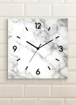 Wanduhr in Marmor-Optik