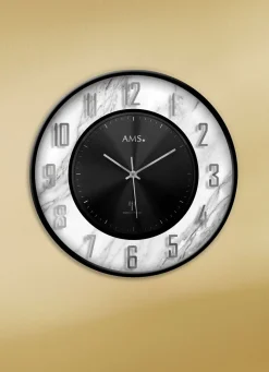 Wanduhr in Marmor-Optik