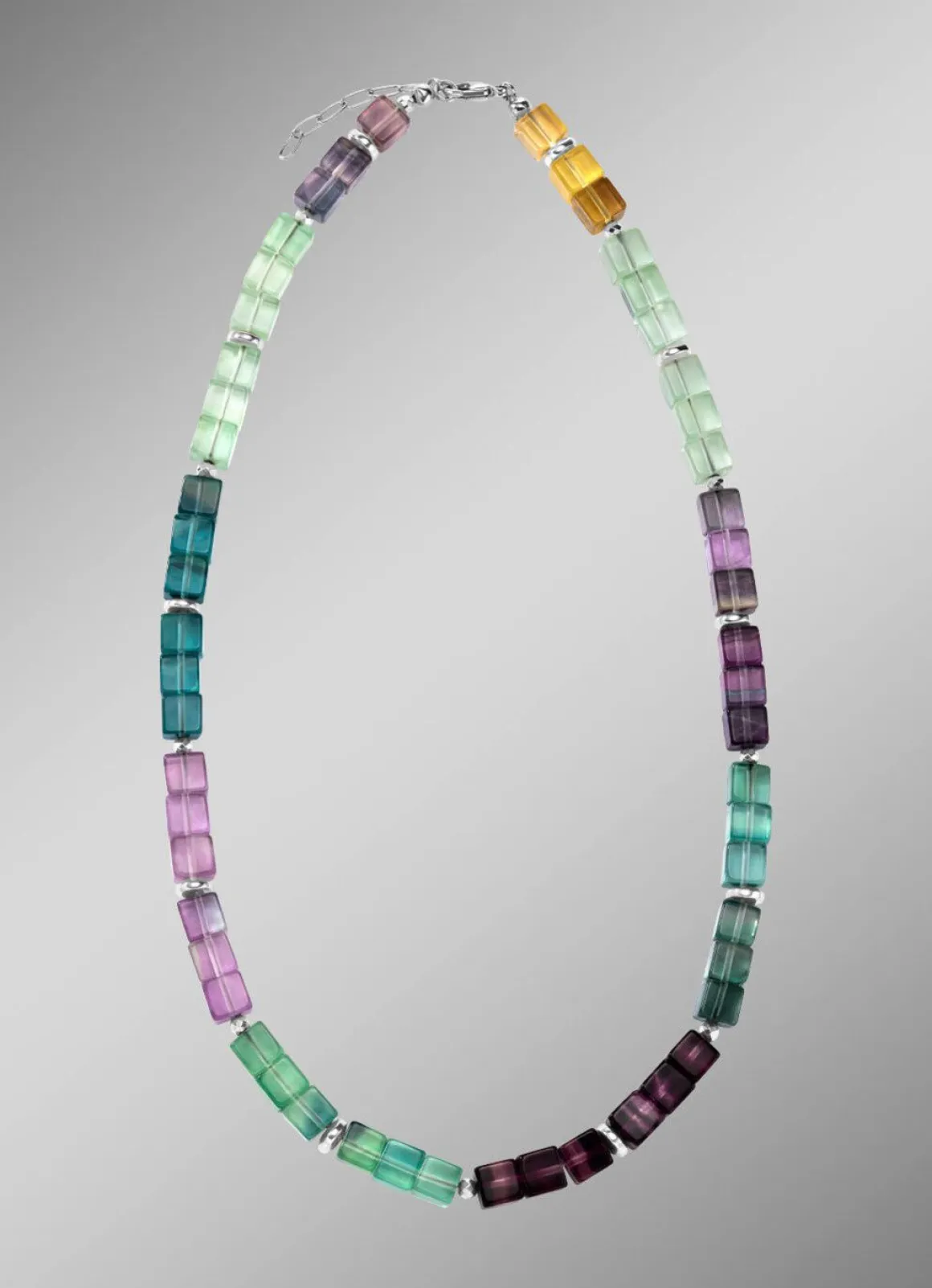Wunderschöne Garnitur mit Hämatit, beh. und Fluorit in Multicolor